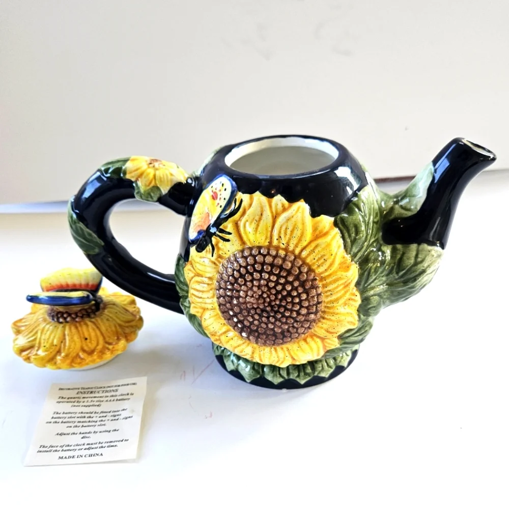 Beautiful Sunflower Teapot Clock - Picture 4 of 11